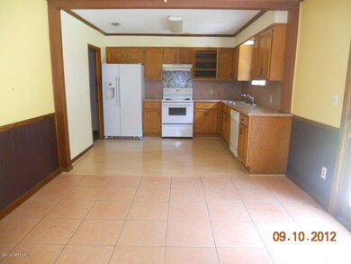 1351 Lamboll Ave, Jacksonville, FL 32205 - photo 3