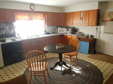 206 Laplatte Cir, Shelburne, VT 05482 - photo 2