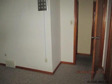 16 Hadden Ln, Troy, NY 12180 - photo 3