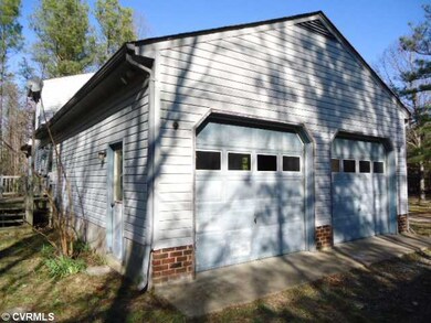 Parking Lot/Garage