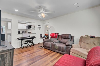 With Laminate Wood Flooring