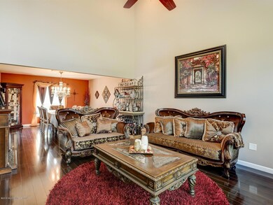 005_Living Room