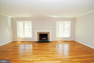 6612 Midhill Place, Falls Church, VA 22043 - photo 3