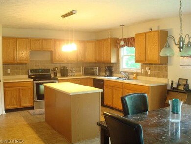 6624 Manchester Rd, New Franklin, OH 44216 - photo 4