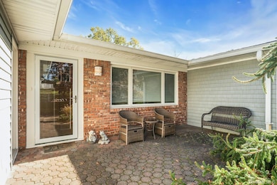 15 Empire Ct, ComMacK, NY 11725 - photo 2