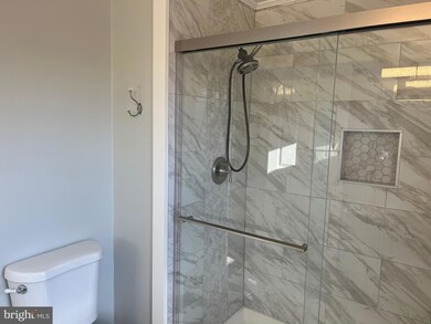 4616 Birchtree Ln, Temple Hills, MD 20748 - photo 5