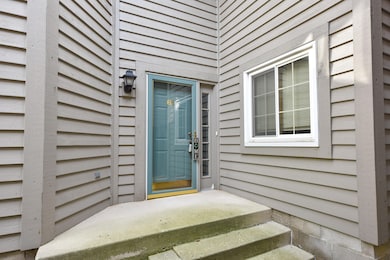 18575 Brookfield Lake Dr unit 61, Brookfield, WI 53045 - photo 6