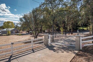 Gated Entry - Parsons Realty
