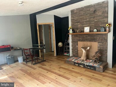 967 Winchester St, Paw Paw, WV 25434 - photo 4