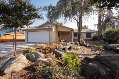 3745 Sunnyside Ave, Clovis, CA 93611 - photo 2