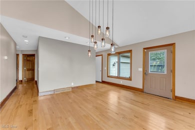 2053 N Plaza Dr, Roaming Shores, OH 44084 - photo 5