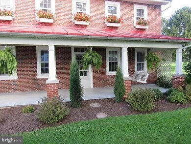 607 S Kinzer Ave, New Holland, PA 17557 - photo 2