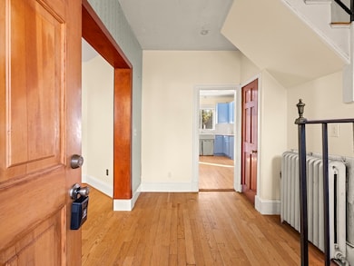 2 Laurel St, Chelsea, MA 02150 - photo 5