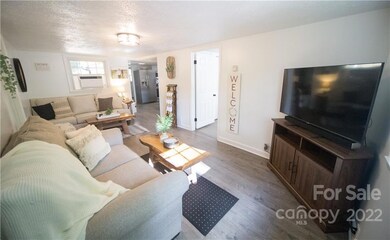 131 Cori Dr, Hendersonville, NC 28792 - photo 5