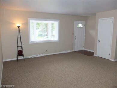 1521 Hilton Dr, Akron, OH 44313 - photo 2