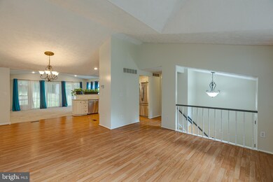 16127 Olmstead Ln, Woodbridge, VA 22191 - photo 4