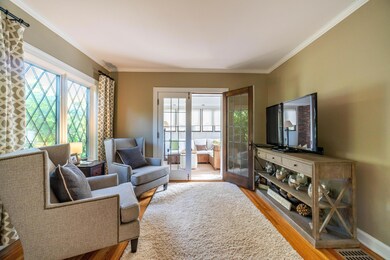 Living into office/sun room