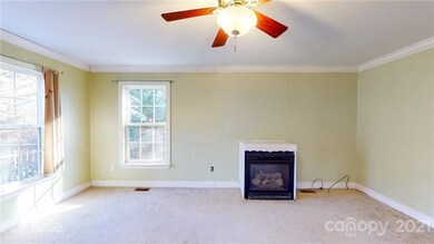 Vented gas fireplace