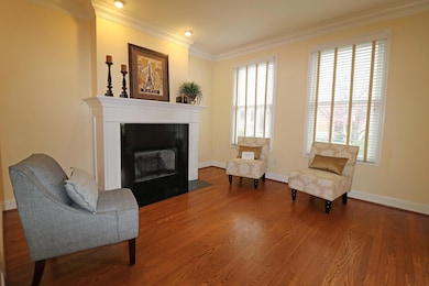 Living Room, 2 windows