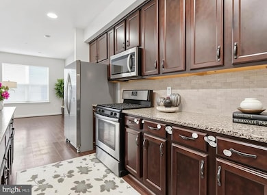 9811 Wood Edge Way, Lanham, MD 20706 - photo 7