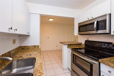 10784 N Kendall Dr unit D2, Miami, FL 33176 - photo 6