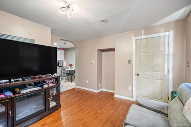 116 W Parmenter St, Newburgh, NY 12550 - photo 2