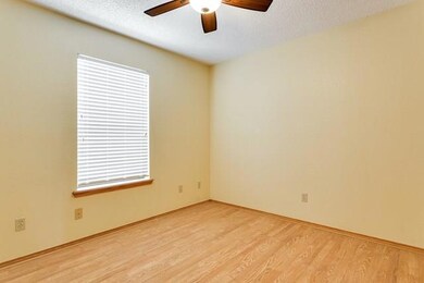 819 Nada Dr, Alamo, TX 78516 - photo 3