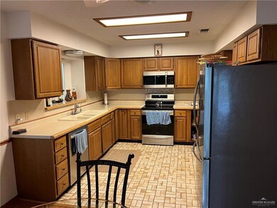 841 Palm Dr, Alamo, TX 78516 - photo 2