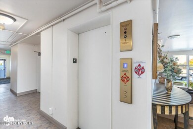 06-Elevator_Back Exit_IMG_1050_SSW