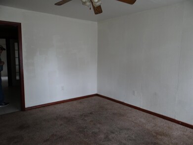 607 N I St, Duncan, OK 73533 - photo 2