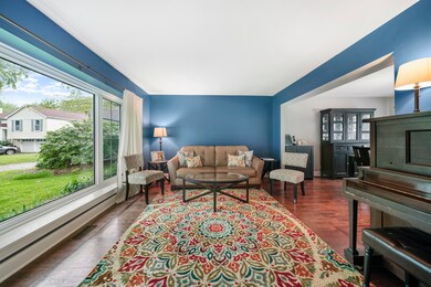 2149 Saber Ct, Naperville, IL 60565 - photo 4