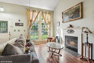 1329 Gloucester Cir, Carol Stream, IL 60188 - photo 5