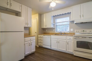 2908 W John St unit B, Champaign, IL 61821 - photo 6