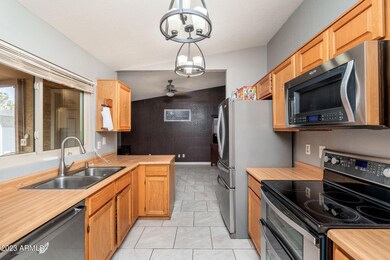 8726 W Sheridan St - 09
