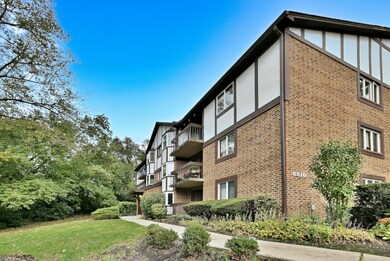 6810 Joliet Rd unit 5, Indian Head Park, IL 60525 - photo 2