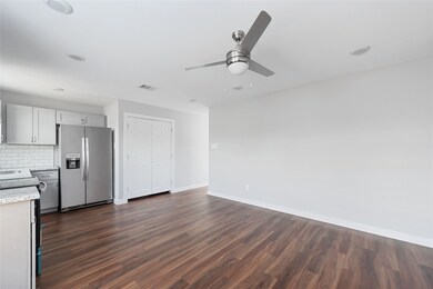 6809 Glass St unit B, Houston, TX 77016 - photo 5