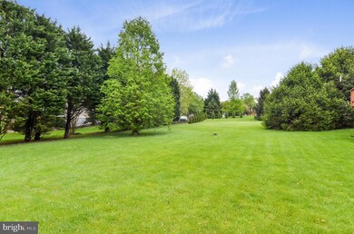 1327 Dasher Ln, Reston, VA 20190 - photo 2