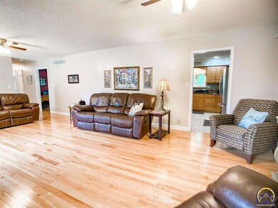 4837 SW 33rd Terrace, Topeka, KS 66614 - photo 4