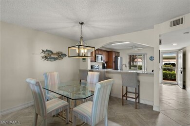 7025 Dennis Cir unit 104, Naples, FL 34104 - photo 5