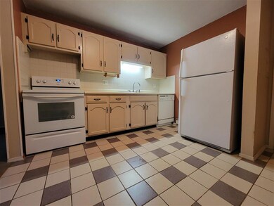 189 Capitol Hill Dr unit 189, Londonderry, NH 03053 - photo 5