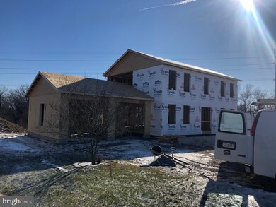 1614 Hamilton Hills Dr, Chambersburg, PA 17202 - photo 2