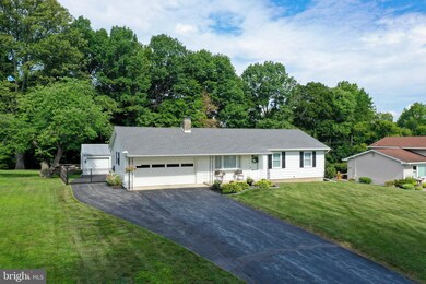 637 Sheerlund Rd, Reading, PA 19607 - photo 5