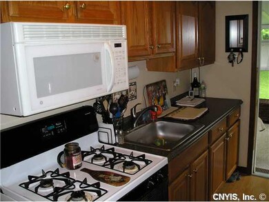 811 Webber Dr, Chittenango, NY 13037 - photo 3