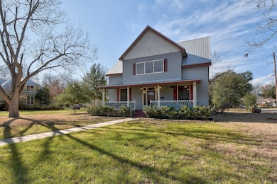 205 S Rio Grande St, Lockhart, TX 78644 - photo 2