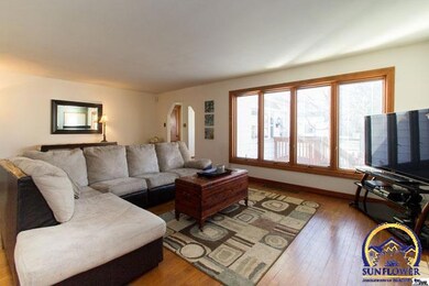 924 SW Plass Ave, Topeka, KS 66606 - photo 5