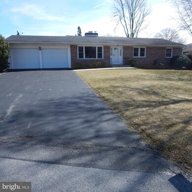 13601 Dixie Dr, Hagerstown, MD 21742 - photo 2