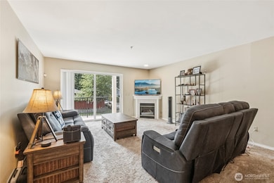 2001 120th Place SE unit 2-204, Everett, WA 98208 - photo 4