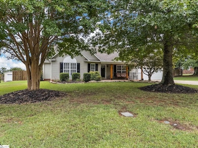 111 Bernice Snow Rd, Greer, SC 29651 - photo 2