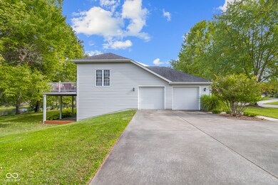 1071 Butternut Dr, Columbus, IN 47201 - photo 3