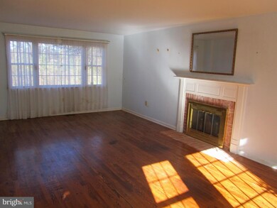 12039 Gores Mill Rd, Reisterstown, MD 21136 - photo 5